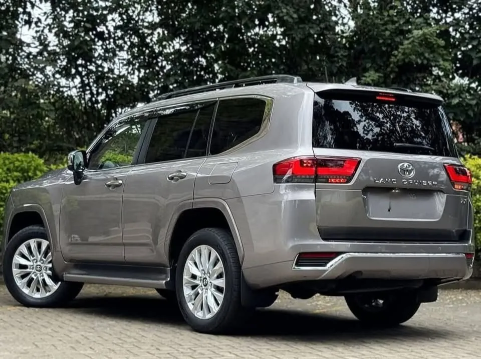 2021 Toyota Land Cruiser L300 Diesel V6 (9).webp