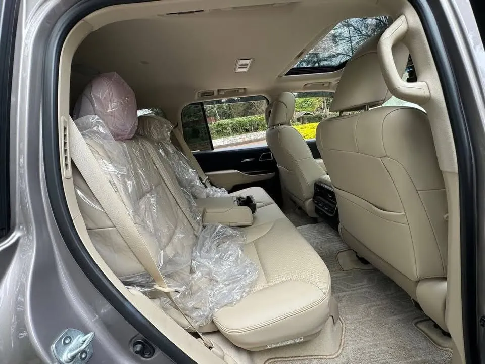 2021 Toyota Land Cruiser L300 Diesel V6 (6).webp