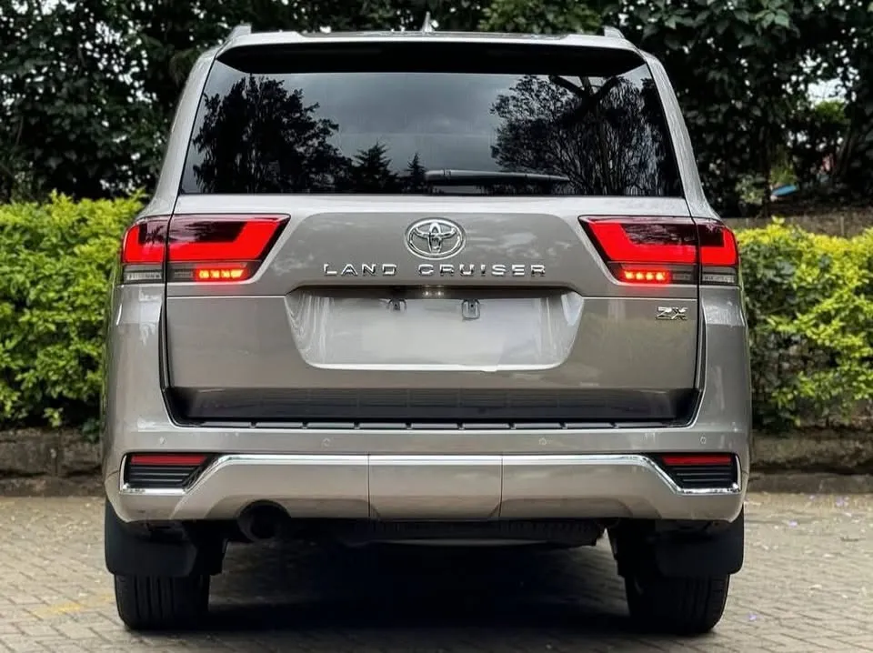 2021 Toyota Land Cruiser L300 Diesel V6 (4).webp