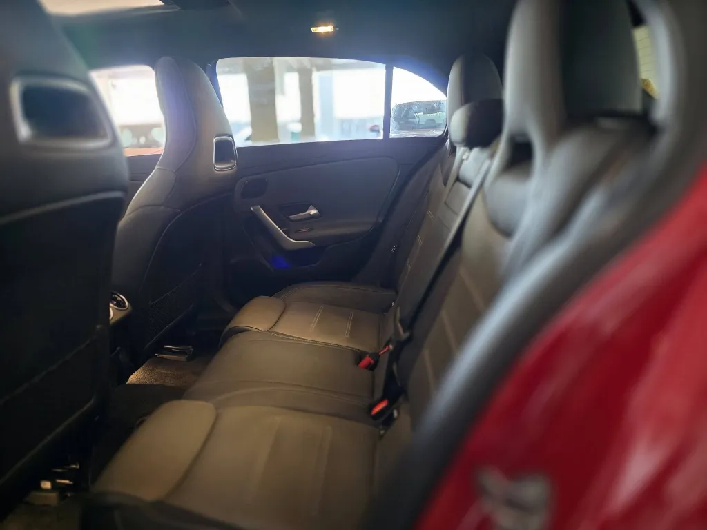 2018 Mercedes Benz A180 AMG-Line (8).webp