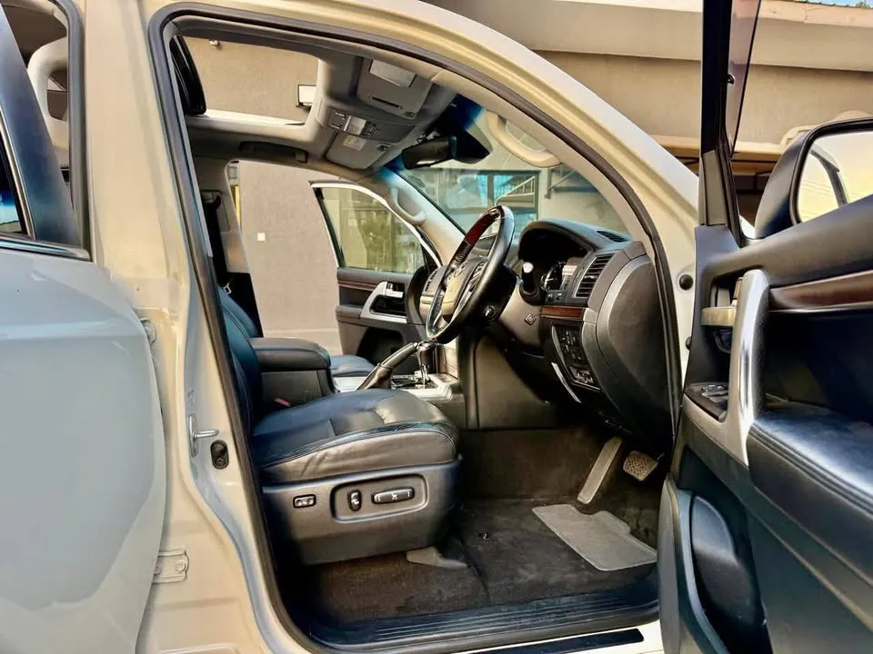 Toyota Land Cruiser ZX 2019 for sale (16).webp