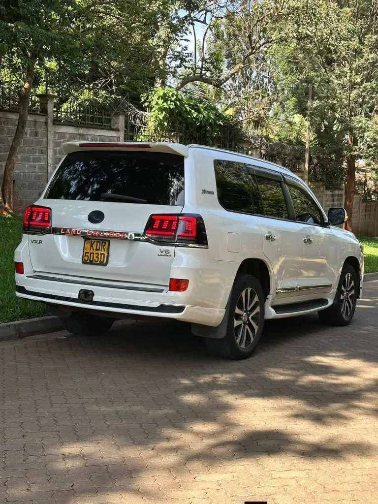 TOYOTA LANDCRUISER FOR SALE (1).webp