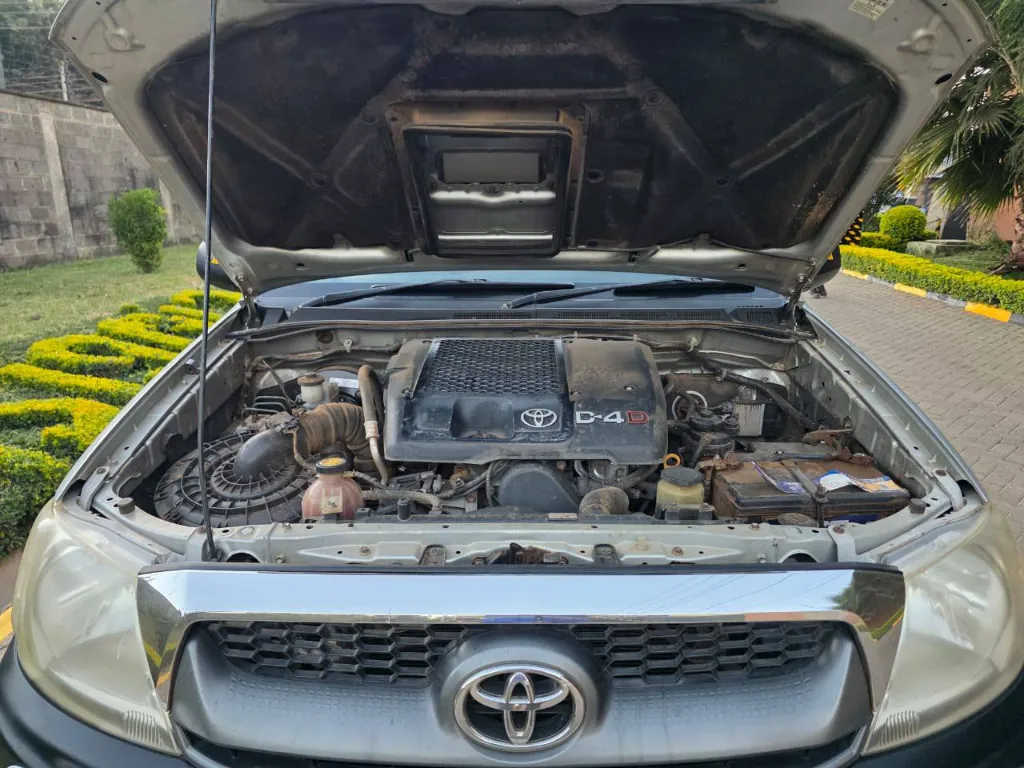 Toyota Hilux Pickup 2012 for sale (6).webp