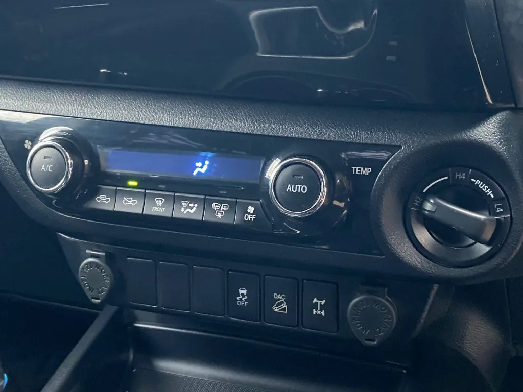 Toyota Hilux D.Cab TRD 2018 for sale (4).webp