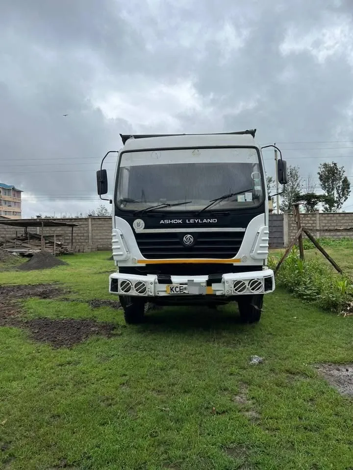 ASHOK LEYLAND 2518 TIPPER:^^14/01/2026